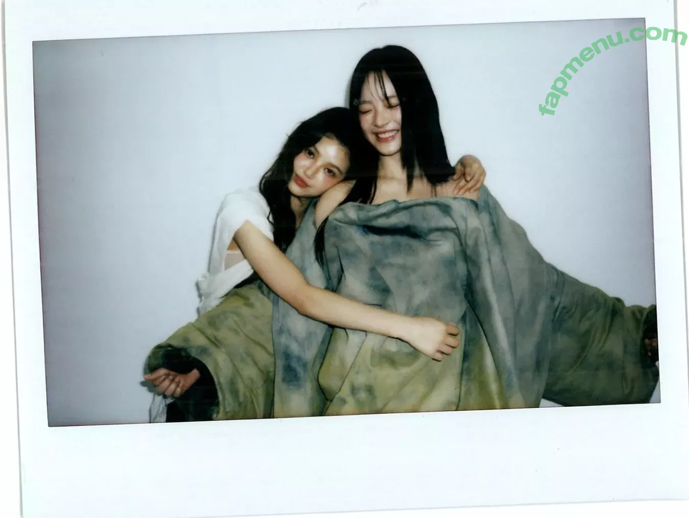 Hanni Pham nude photo #0101 (Hannijeans / newjeans_official)