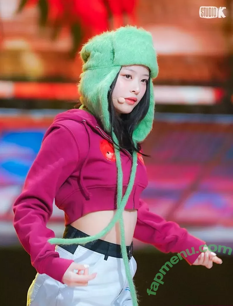 Hanni Pham nude photo #0102 (Hannijeans / newjeans_official)