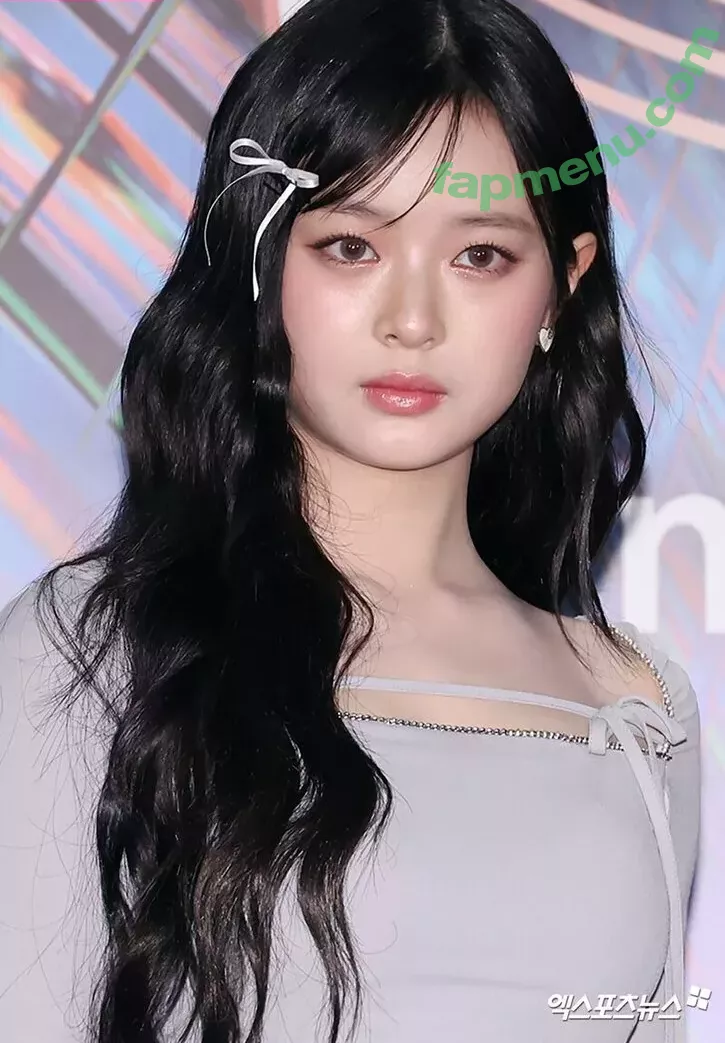 Hanni Pham nude photo #0111 (Hannijeans / newjeans_official)
