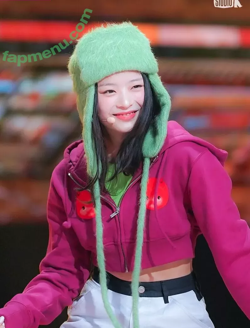 Hanni Pham nude photo #0117 (Hannijeans / newjeans_official)