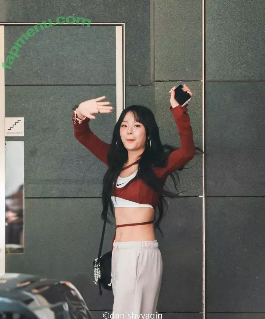 Hanni Pham nude photo #0136 (Hannijeans / newjeans_official)