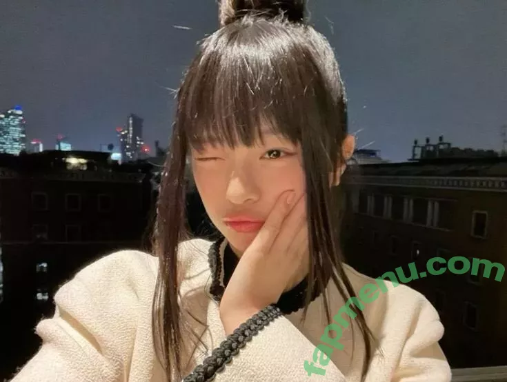 Hanni Pham nude photo #0179 (Hannijeans / newjeans_official)