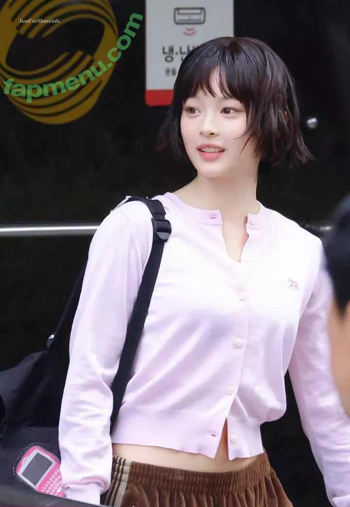 Hanni Pham nude photo #0193 (Hannijeans / newjeans_official)