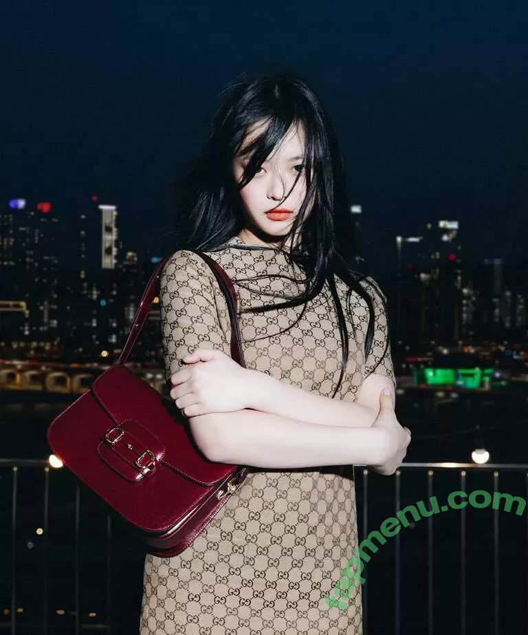 Hanni Pham nude photo #0219 (Hannijeans / newjeans_official)