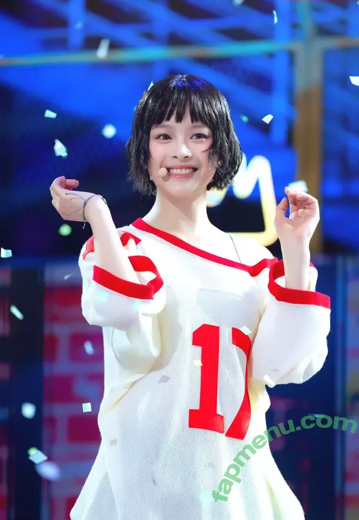 Hanni Pham nude photo #0254 (Hannijeans / newjeans_official)