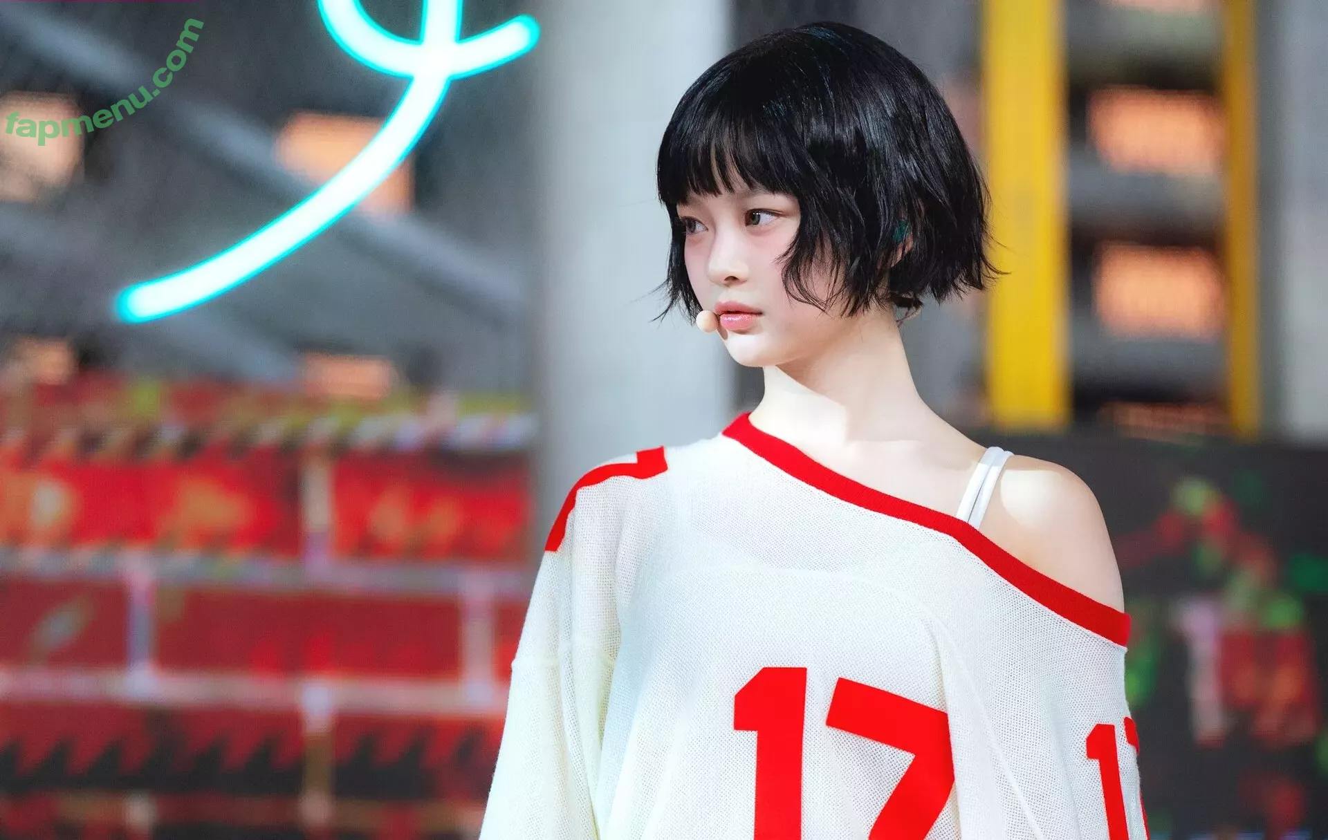 Hanni Pham nude photo #0255 (Hannijeans / newjeans_official)