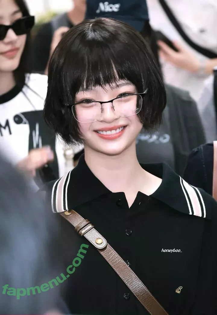 Hanni Pham nude photo #0260 (Hannijeans / newjeans_official)