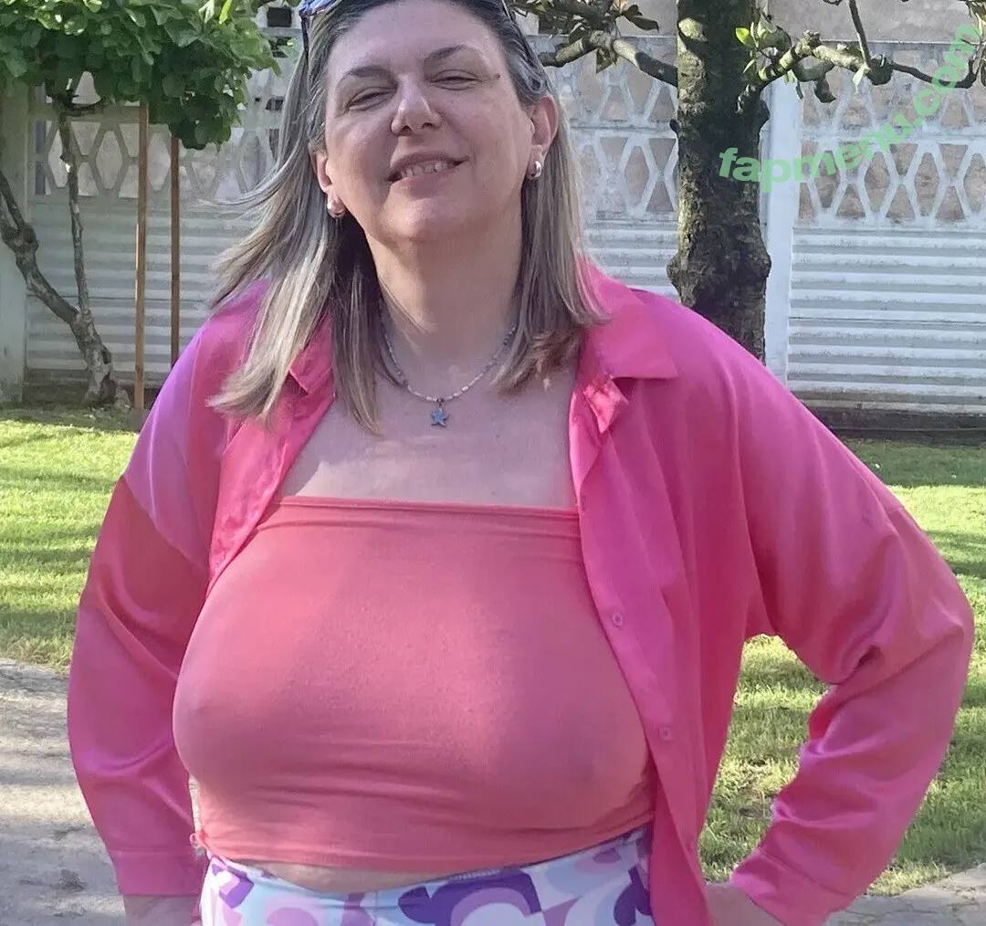 Happy Braless nude photo #0001 (cw)