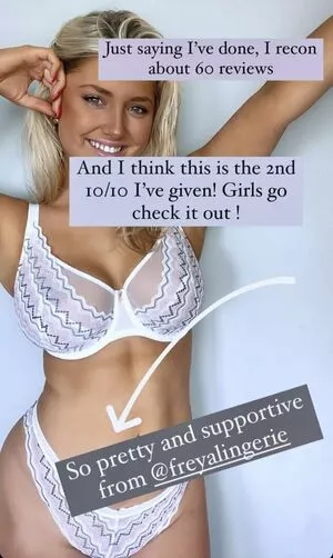 Hari Beavis / thebigtittiecommittee nude photo #0001