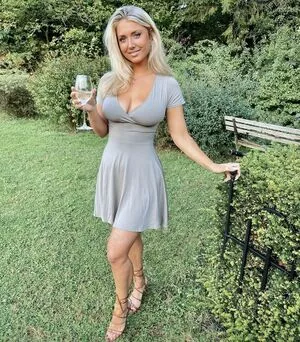 Hari Beavis / thebigtittiecommittee nude photo #0025