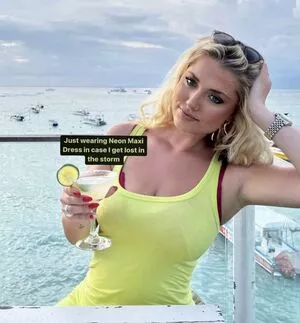 Hari Beavis / thebigtittiecommittee nude photo #0122