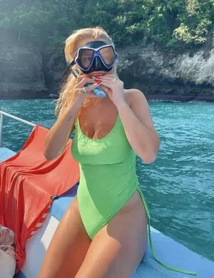 Hari Beavis / thebigtittiecommittee nude photo #0132