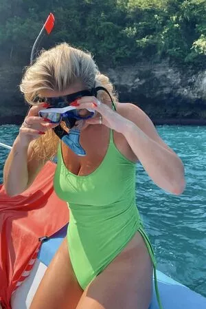 Hari Beavis / thebigtittiecommittee nude photo #0135