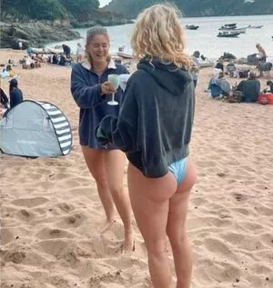 Hari Beavis / thebigtittiecommittee nude photo #0217