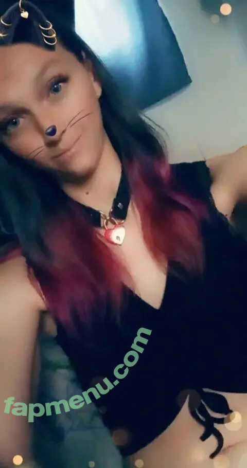 harl3ys1ns nude photo #0003 (imharl3y)