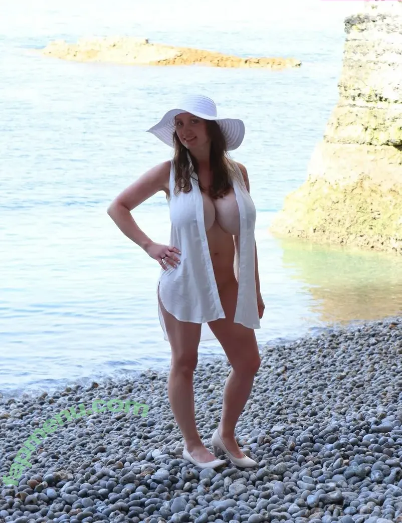 Harlequin nude photo #0009 (Polish Bimbo MILFcomer)