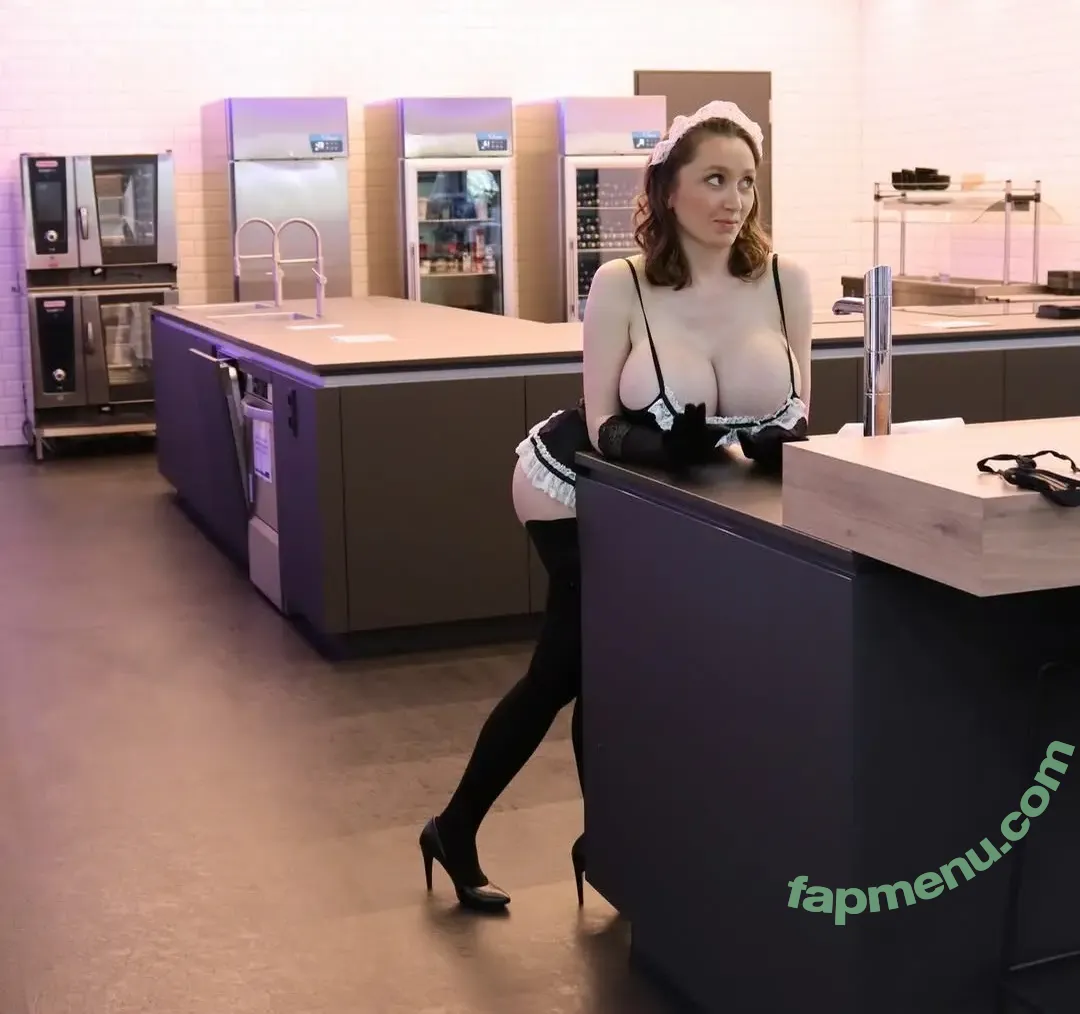 Harlequin nude photo #0011 (Polish Bimbo MILFcomer)