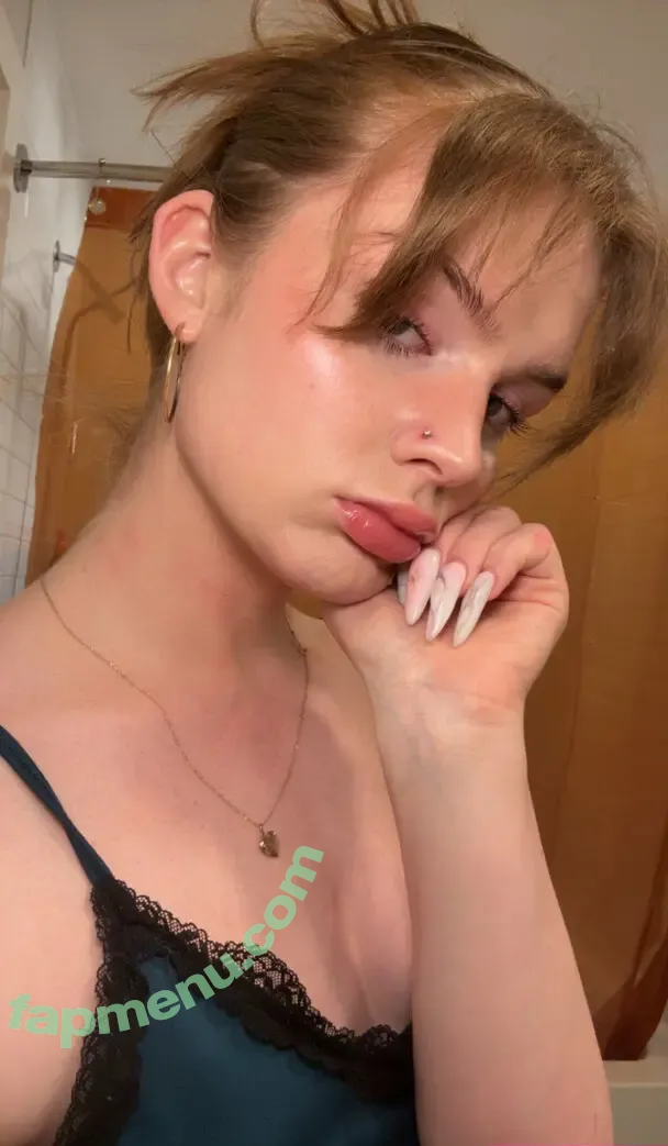 Harley Harlet nude photo #0020 (Hung Diva / Packingpixi / harleyharlet)