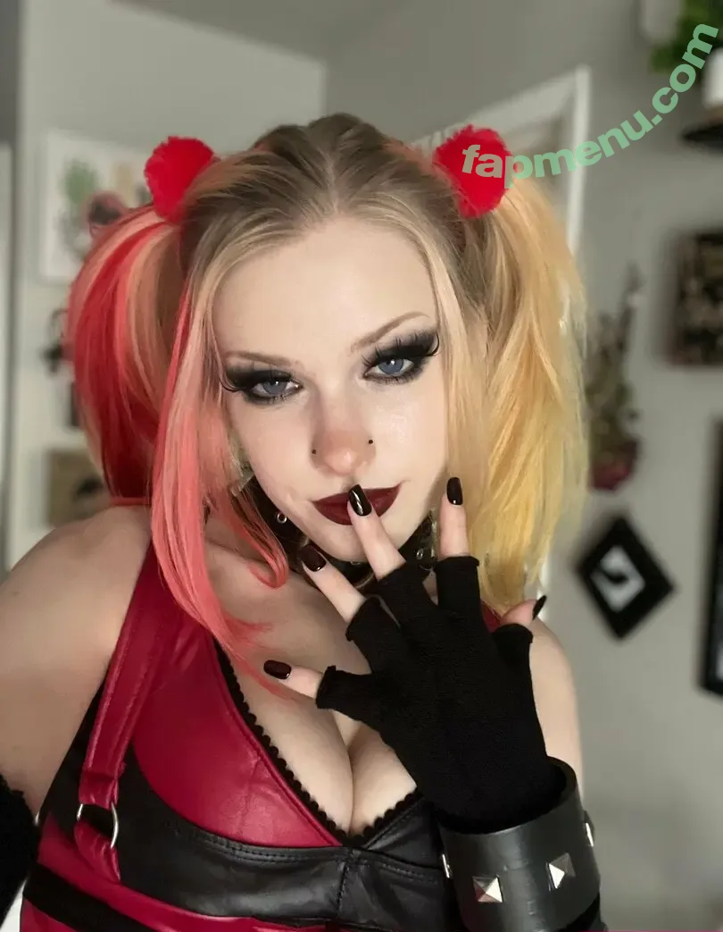 Harley Quinn Cosplay nude photo #0125 (Harley Quinn Cosplay)