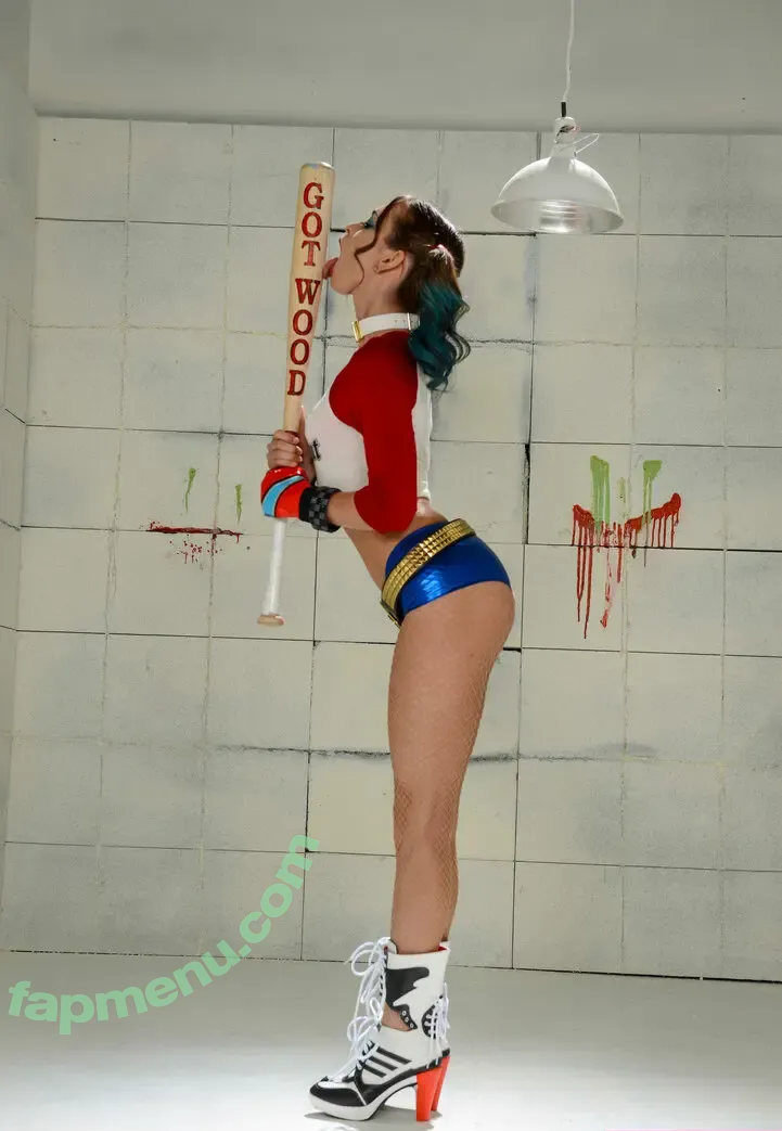 Harley Quinn Cosplay nude photo #0215 (Harley Quinn Cosplay)