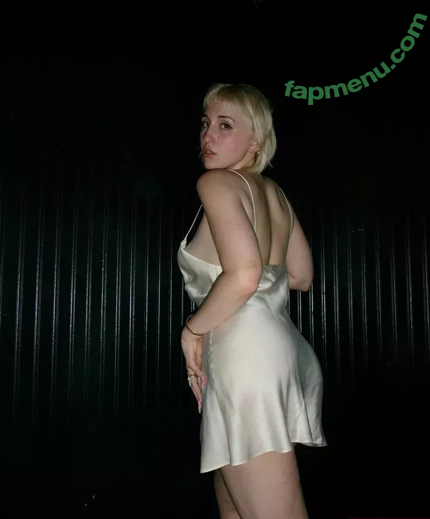 Harley Quinn Smith nude photo #0013 (harleyquinnsmith / harleysplaytime)