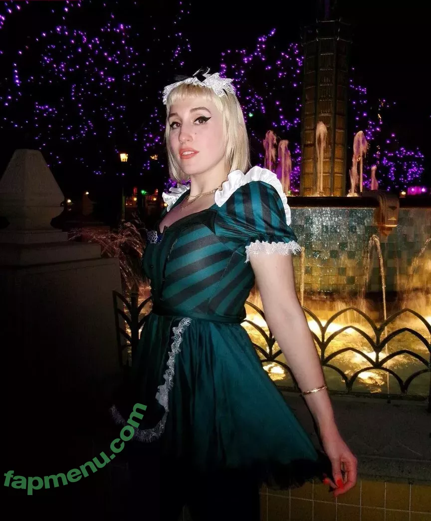 Harley Quinn Smith nude photo #0016 (harleyquinnsmith / harleysplaytime)