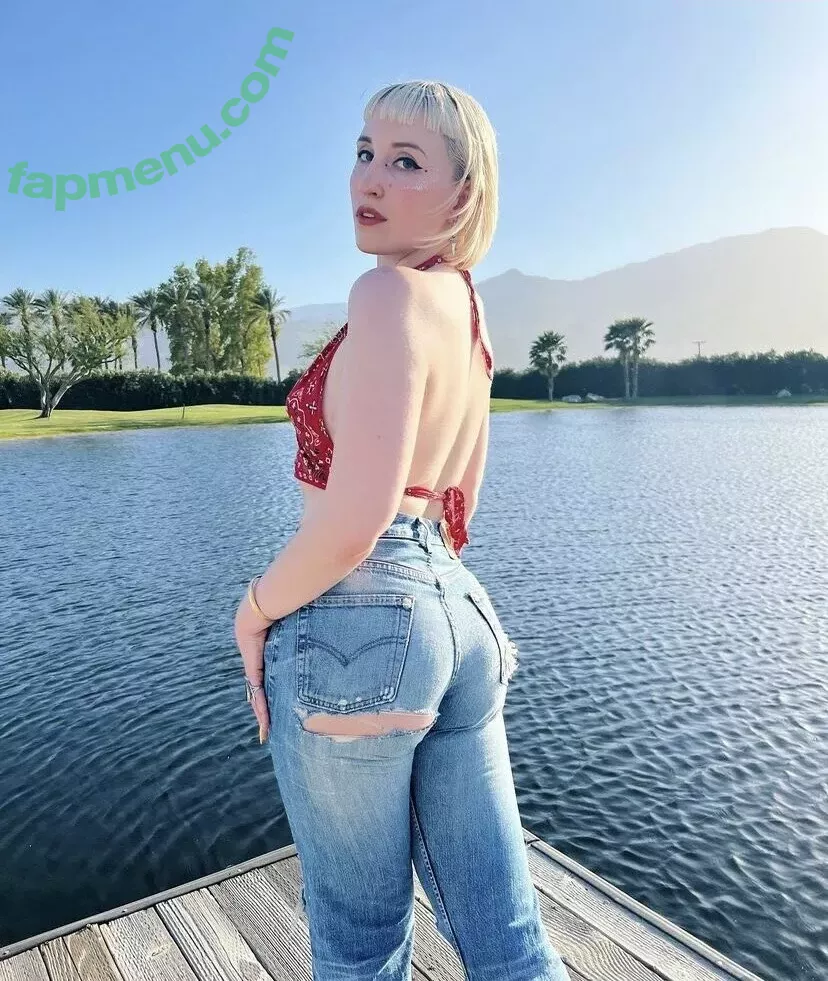 Harley Quinn Smith nude photo #0026 (harleyquinnsmith / harleysplaytime)