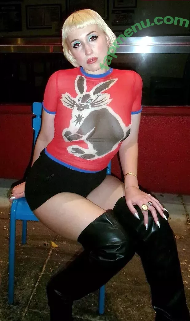Harley Quinn Smith nude photo #0042 (harleyquinnsmith / harleysplaytime)