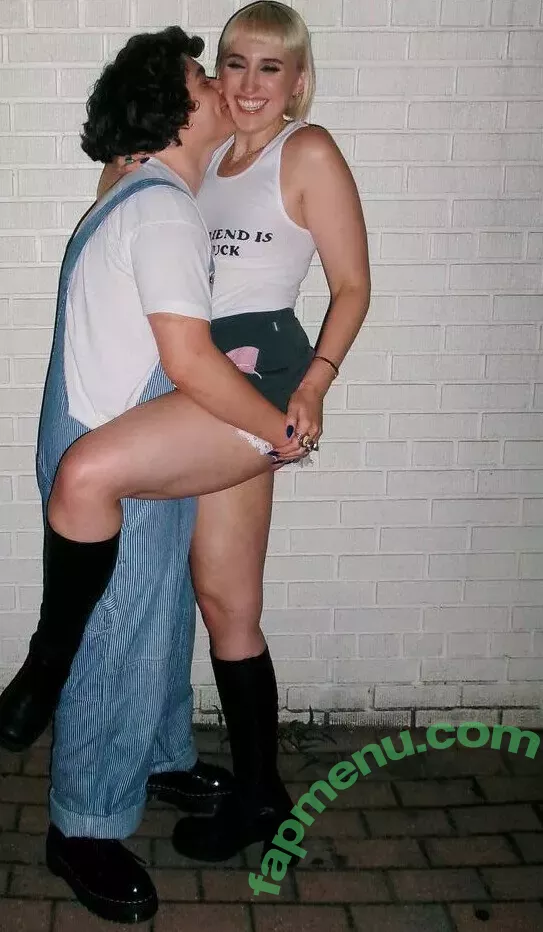Harley Quinn Smith nude photo #0051 (harleyquinnsmith / harleysplaytime)