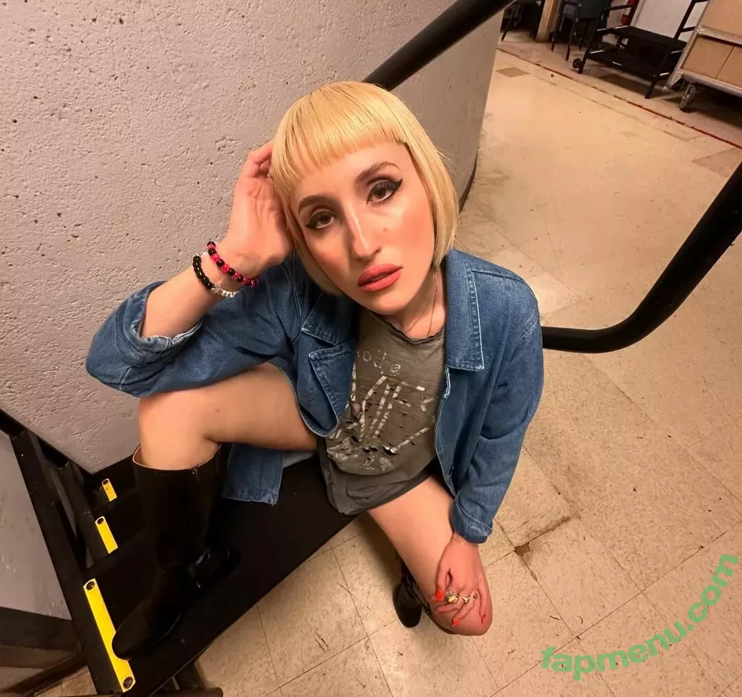 Harley Quinn Smith nude photo #0055 (harleyquinnsmith / harleysplaytime)