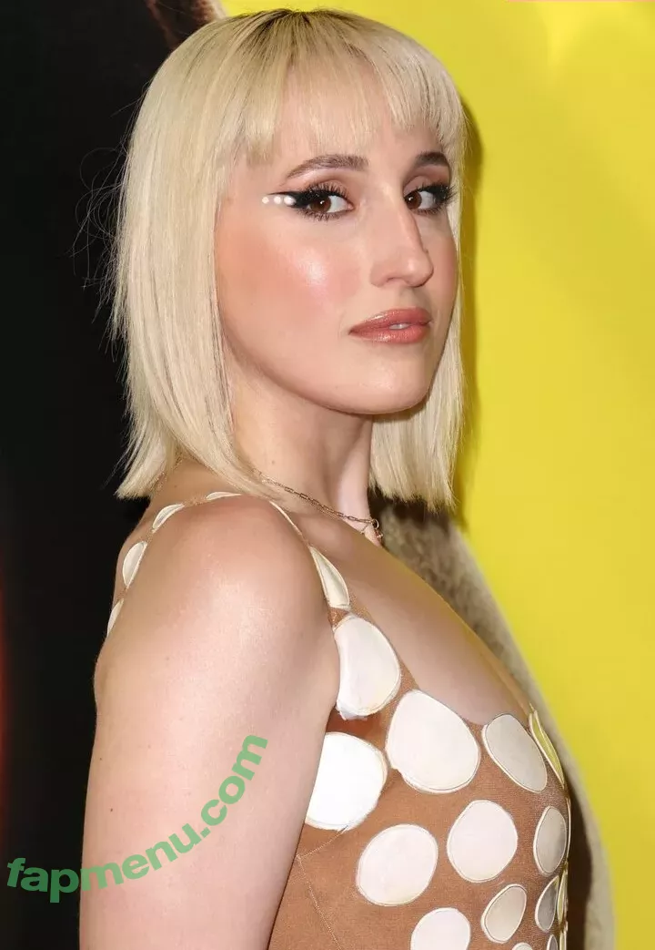 Harley Quinn Smith nude photo #0063 (harleyquinnsmith / harleysplaytime)