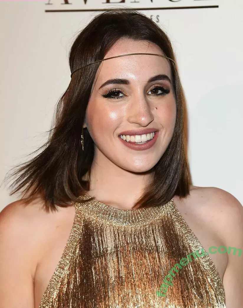 Harley Quinn Smith nude photo #0075 (harleyquinnsmith / harleysplaytime)