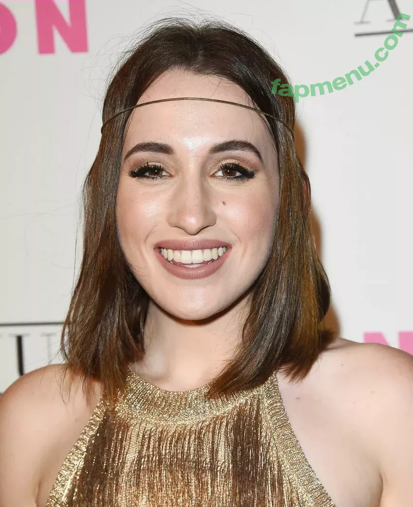 Harley Quinn Smith nude photo #0081 (harleyquinnsmith / harleysplaytime)