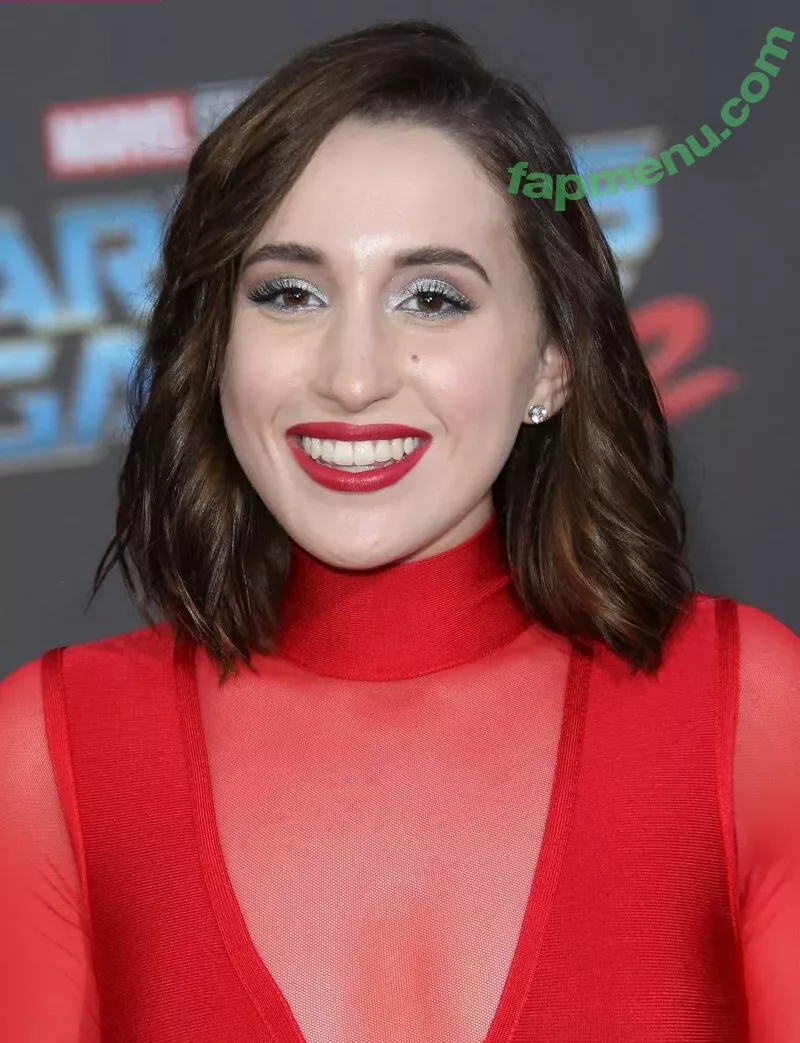 Harley Quinn Smith nude photo #0089 (harleyquinnsmith / harleysplaytime)