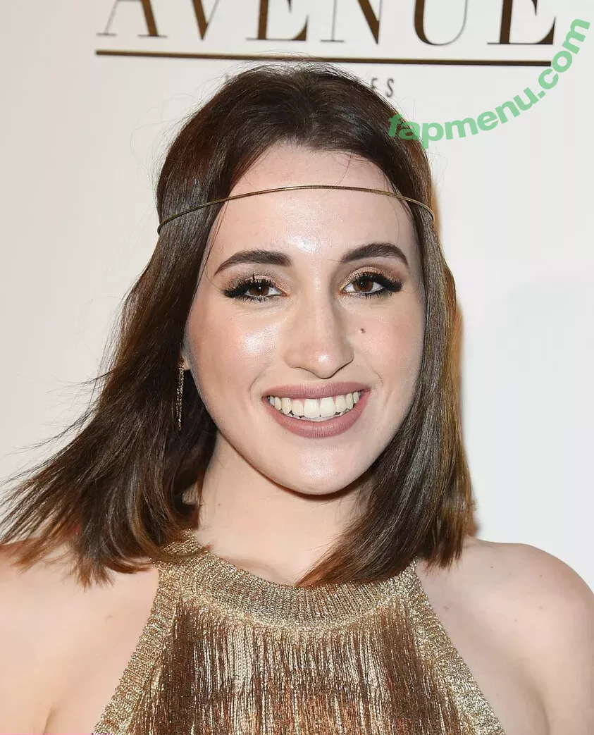 Harley Quinn Smith nude photo #0095 (harleyquinnsmith / harleysplaytime)