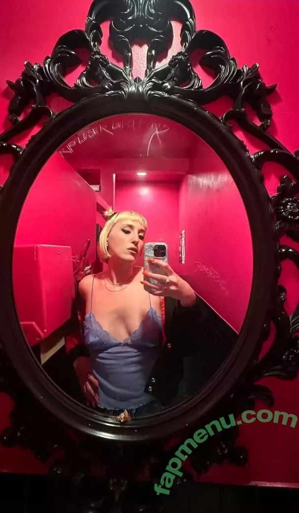 Harley Quinn Smith nude photo #0120 (harleyquinnsmith / harleysplaytime)