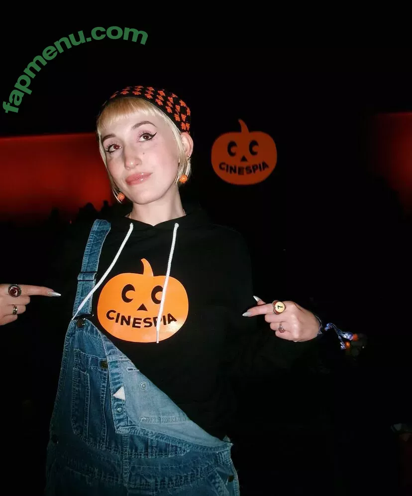 Harley Quinn Smith nude photo #0149 (harleyquinnsmith / harleysplaytime)