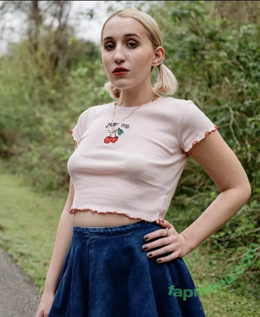 Harley Quinn Smith nude photo #0214 (harleyquinnsmith / harleysplaytime)