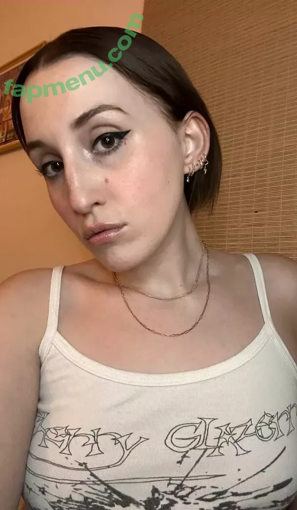 Harley Quinn Smith nude photo #0268 (harleyquinnsmith / harleysplaytime)