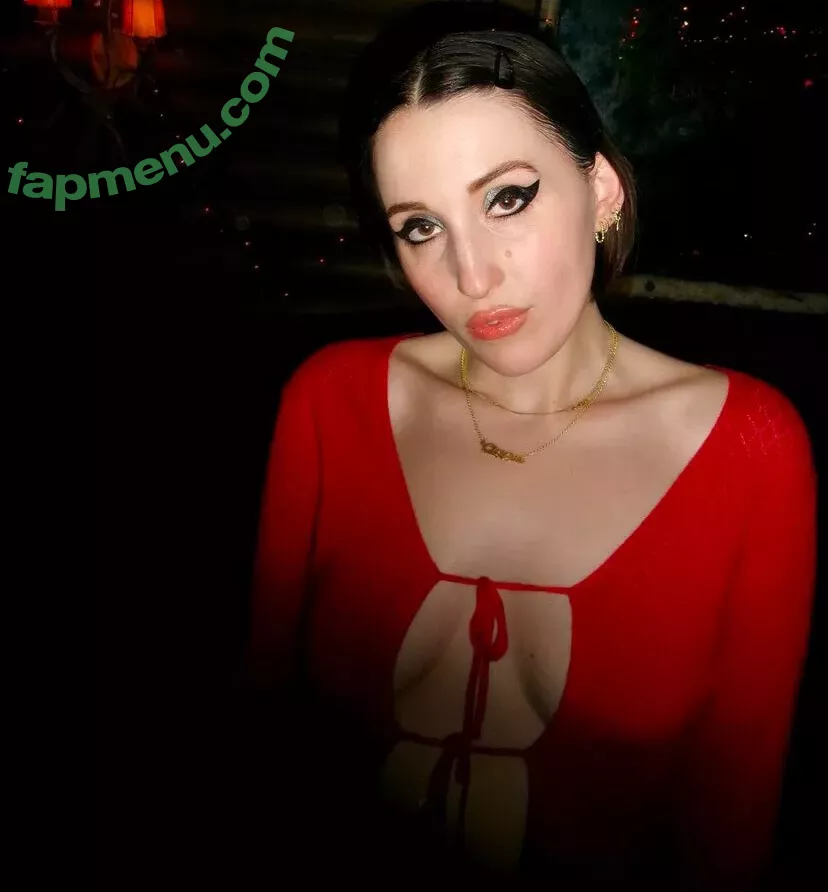 Harley Quinn Smith nude photo #0276 (harleyquinnsmith / harleysplaytime)