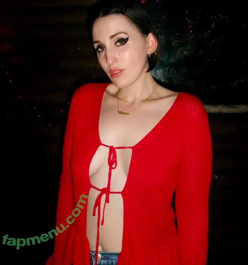 Harley Quinn Smith nude photo #0277 (harleyquinnsmith / harleysplaytime)