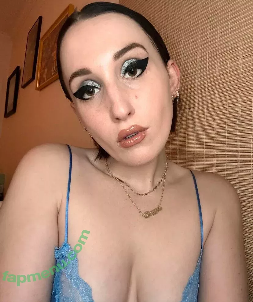 Harley Quinn Smith nude photo #0280 (harleyquinnsmith / harleysplaytime)