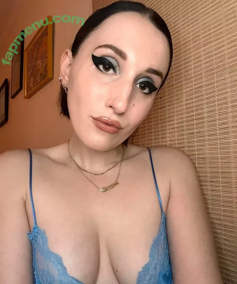Harley Quinn Smith nude photo #0281 (harleyquinnsmith / harleysplaytime)