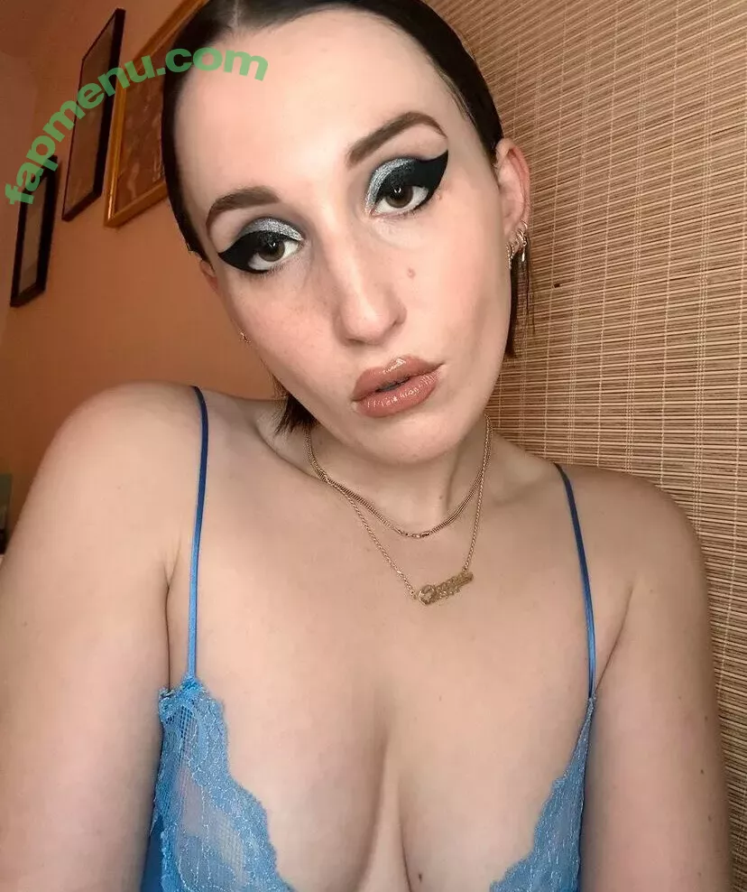 Harley Quinn Smith nude photo #0282 (harleyquinnsmith / harleysplaytime)
