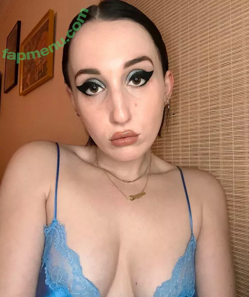 Harley Quinn Smith nude photo #0283 (harleyquinnsmith / harleysplaytime)