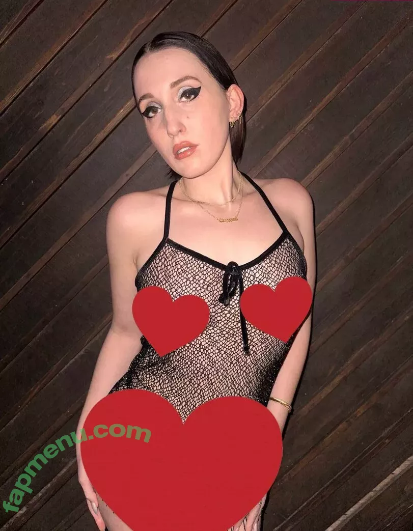 Harley Quinn Smith nude photo #0285 (harleyquinnsmith / harleysplaytime)