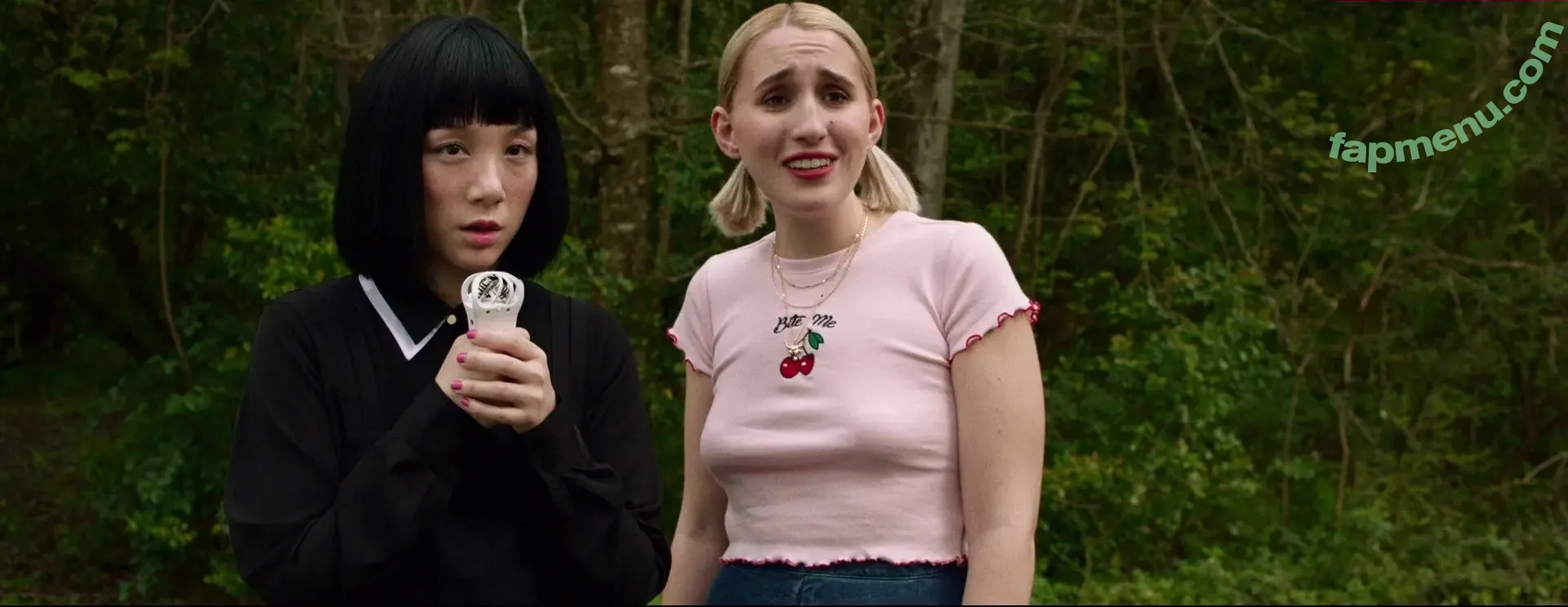 Harley Quinn Smith nude photo #0321 (harleyquinnsmith / harleysplaytime)