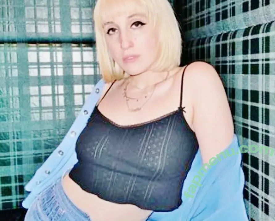 Harley Quinn Smith nude photo #0325 (harleyquinnsmith / harleysplaytime)