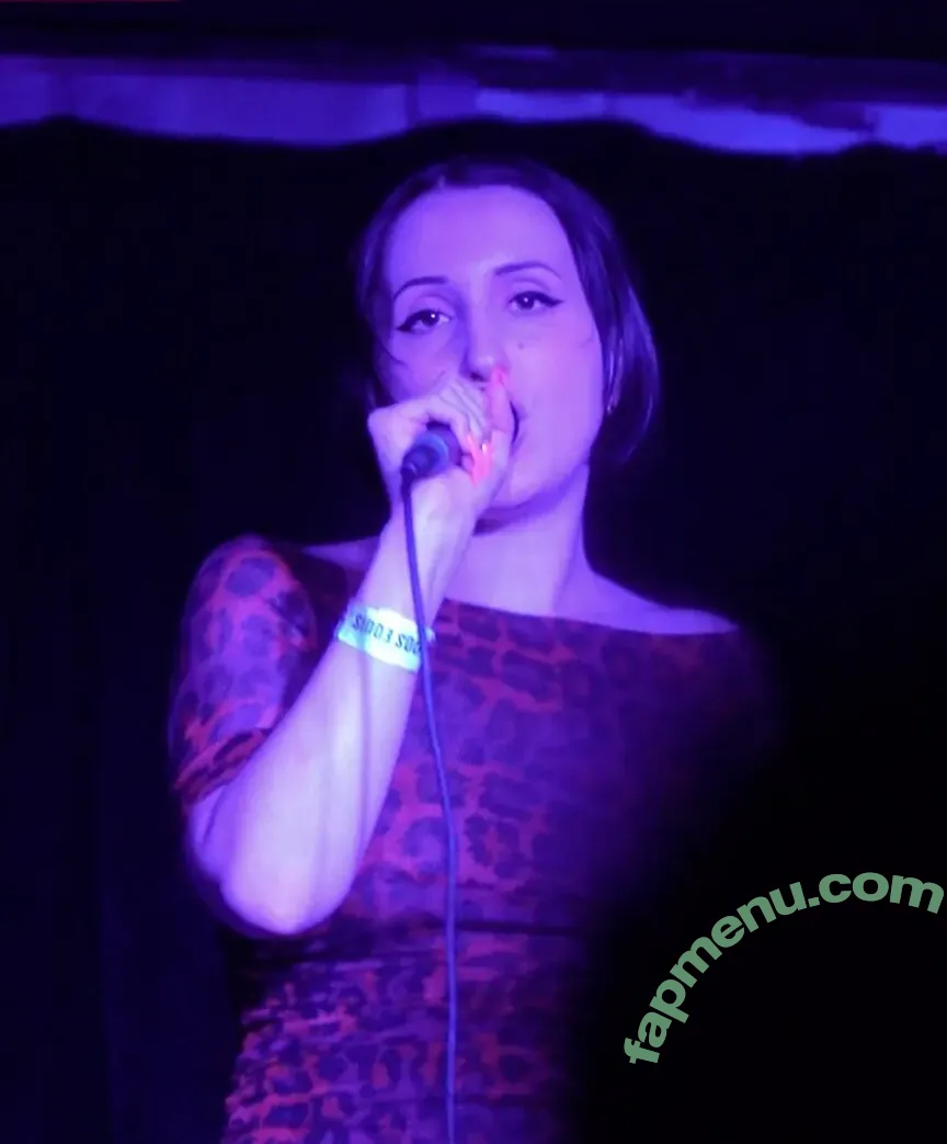 Harley Quinn Smith nude photo #0388 (harleyquinnsmith / harleysplaytime)