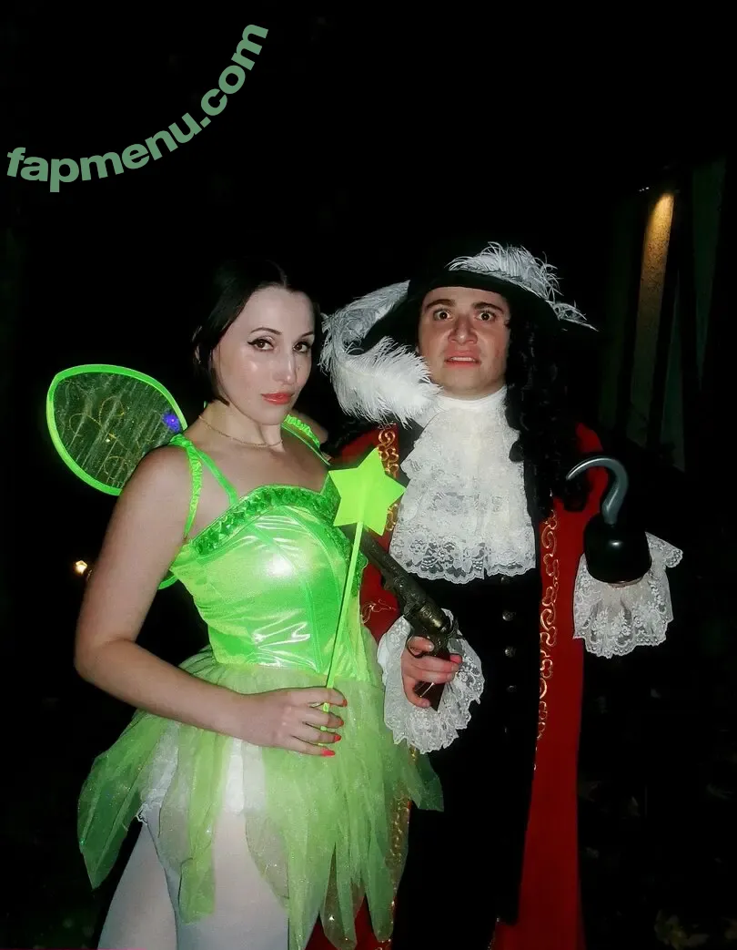 Harley Quinn Smith nude photo #0390 (harleyquinnsmith / harleysplaytime)